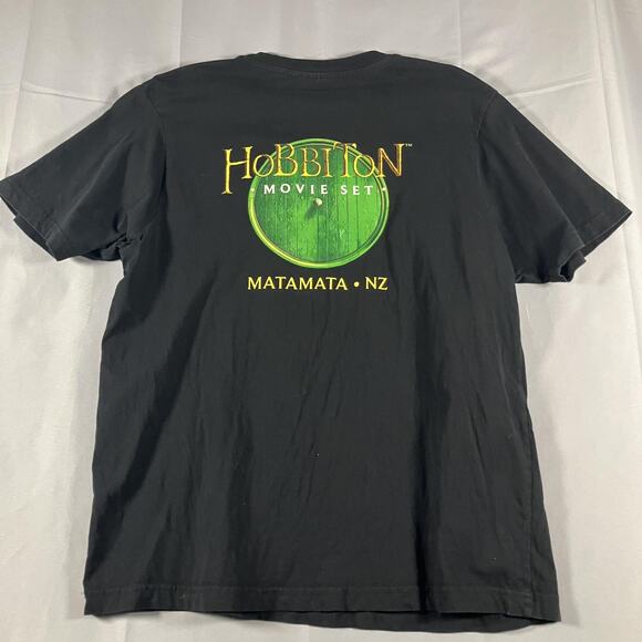 Hobbiton Movie Set Shirt Mens Large Matamata NZ Lord Of The Rings Souvenir Tee - Picture 2 of 9